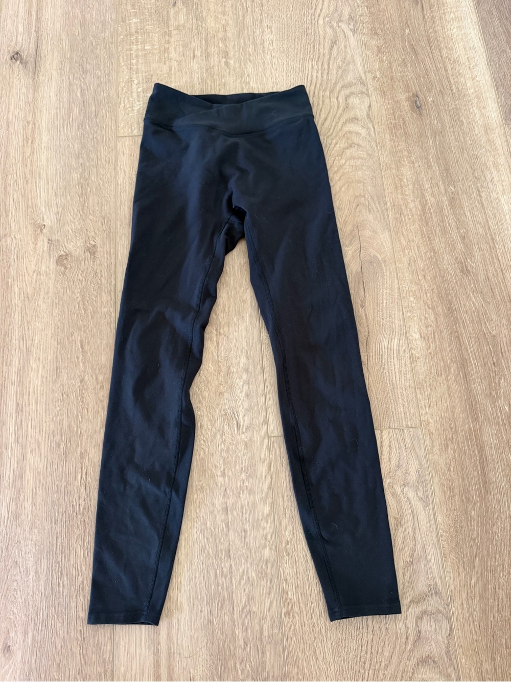 437 Crisscross Waist Leggings